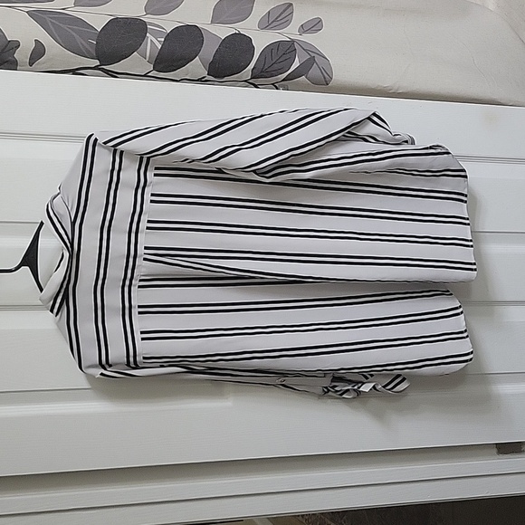 White and Black Striped Blouse - Picture 7 of 7